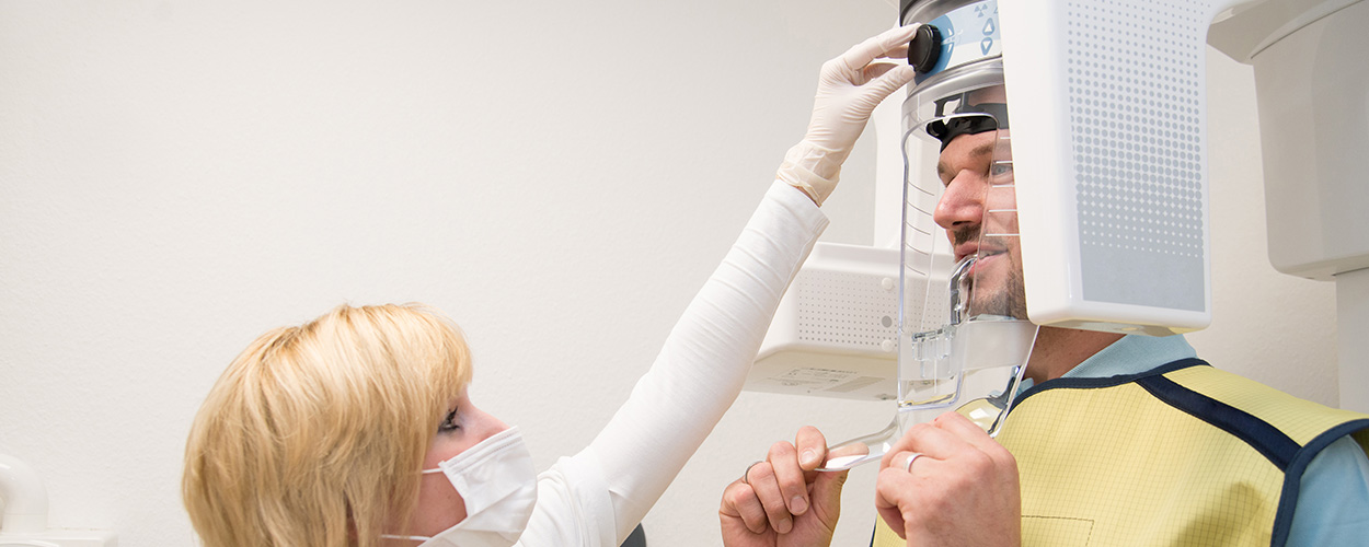 Moderne Technik: Dr. Nicola Rosarius, Zahnarzt Düren